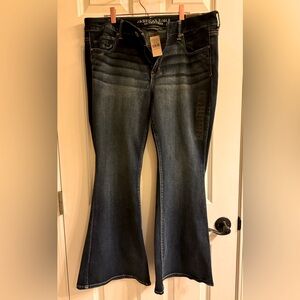 NWT American Eagle Boho Artist size 18 Short.